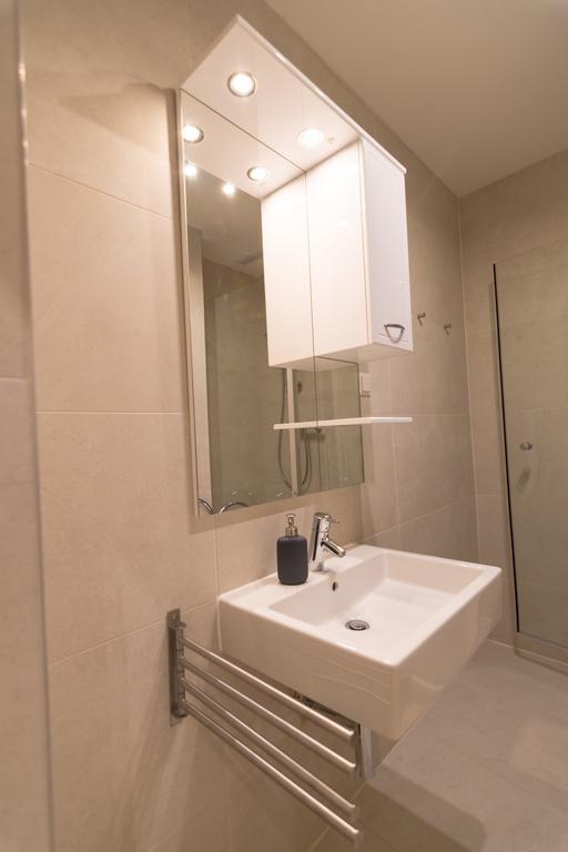 Modern Apartment At Rathaus Bécs Kültér fotó