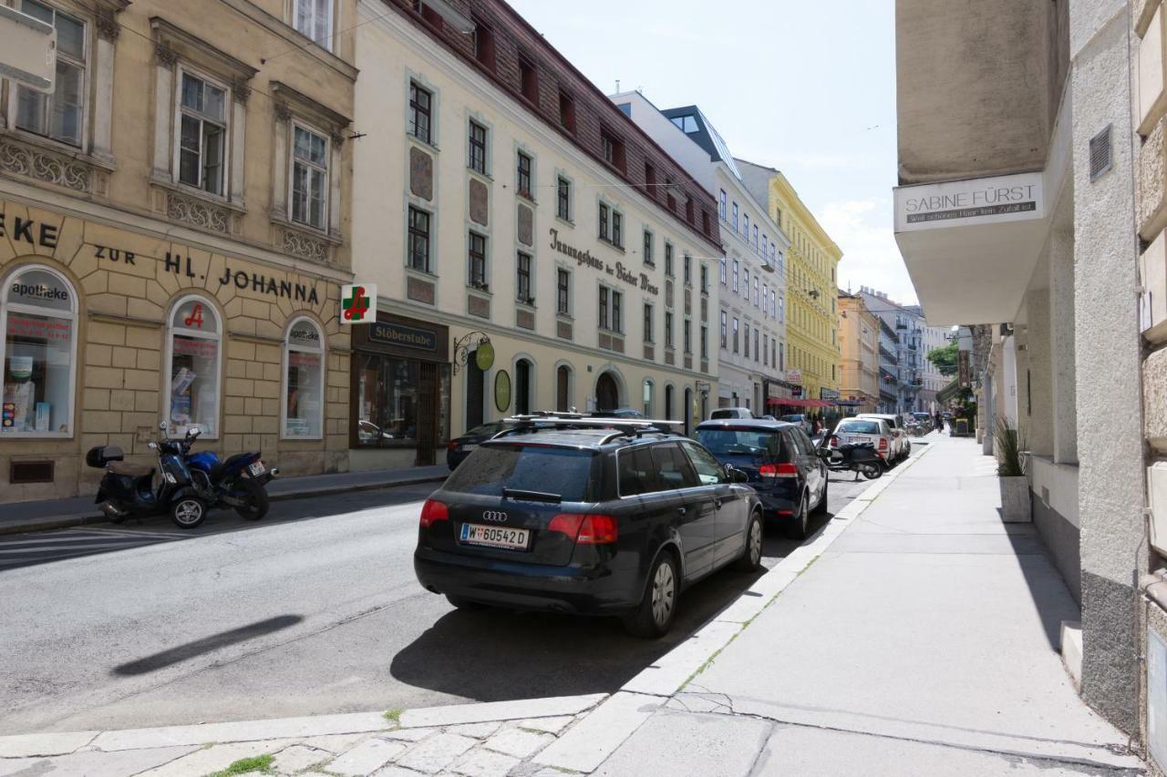 Modern Apartment At Rathaus Bécs Kültér fotó