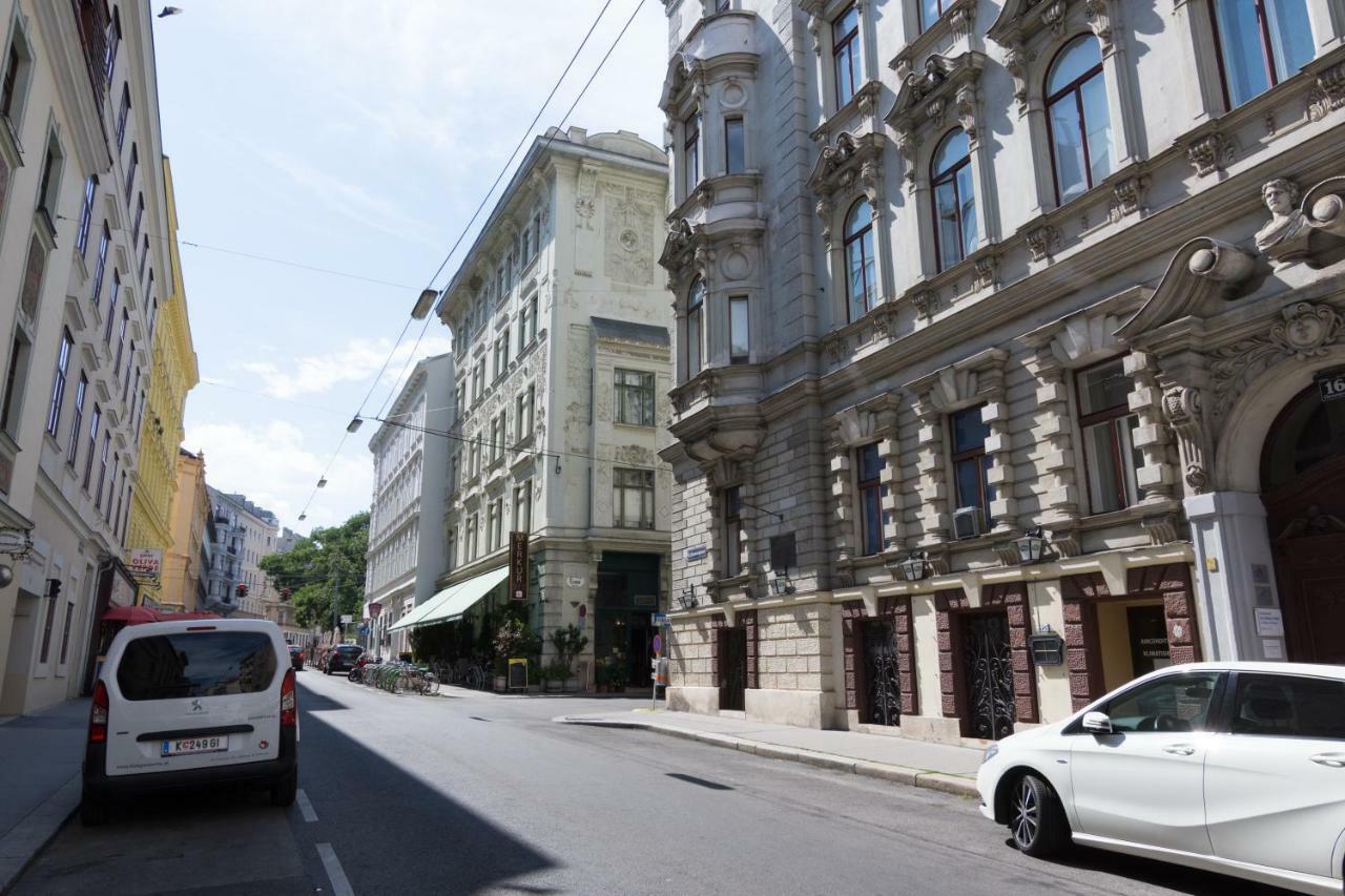 Modern Apartment At Rathaus Bécs Kültér fotó